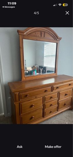 Dresser set