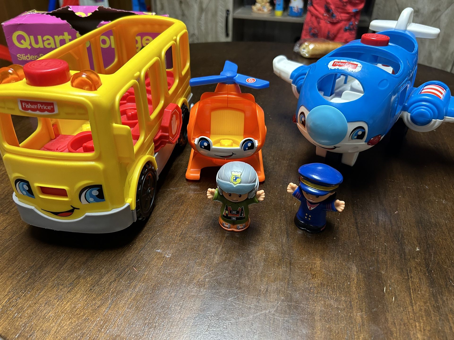Fisher price/little people