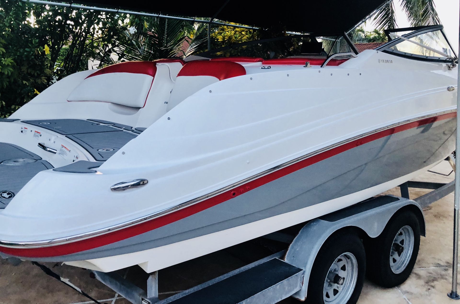 Boat - Yamaha jet boat - MINT CONDITION / CUSTOMIZED 232 limited Edition