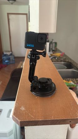 Go Pro Hero (with Car Mount)