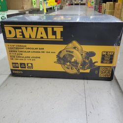 7-1/4" Circular Saw made by DEWALT 