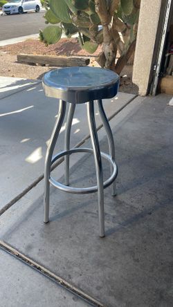 3 Bar height stools 31” Steel 🍻