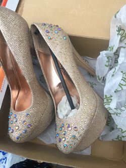 Rouge- gold high heels