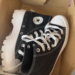 Converse Size 5.5 Woman/kid