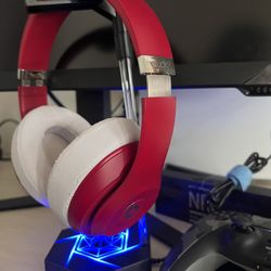 Studio Beats 3 - Red With Case & charger 