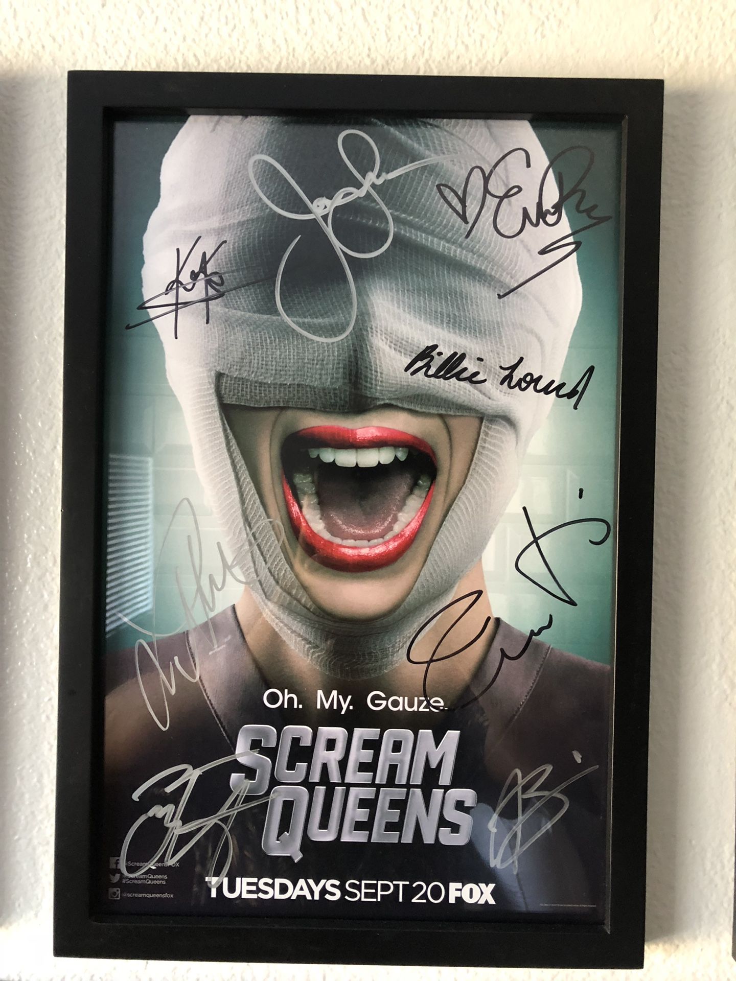 Scream queens season signed poster