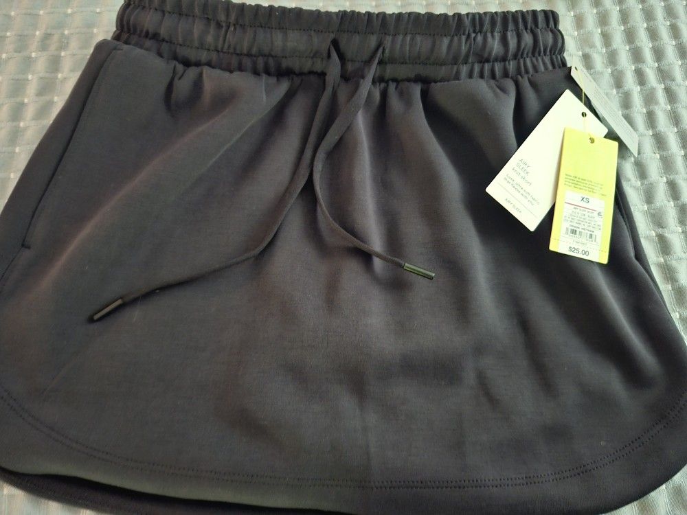 Skort Airy Sleek Ladies Black Skort With Built In Shorts Brand New With Tags