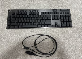 Logitech G915 Lightspeed Full Size Wireless keyboard 