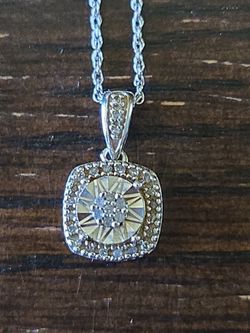 Halo Cluster Diamond Necklace