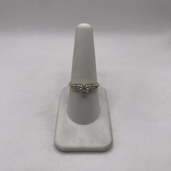 14kt Gold Diamond Engagement Style Ring 