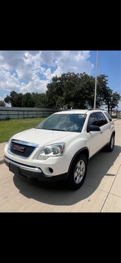 2011 Acadia 3 row white