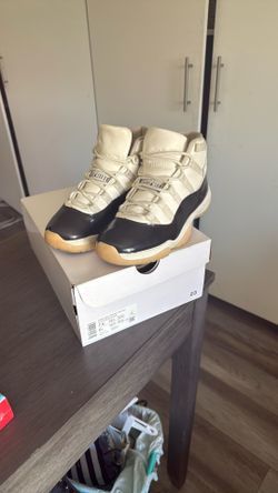 Jordan 11 Retro - Size: 6 Youth =7.5 Women’s