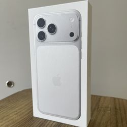 Apple iPhone 17 PRO MAX 256GB SILVER Any Carrier! Finance It Today No Credit Needed $50 Down To Take It! 