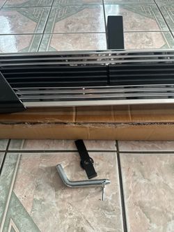 One step towing hitch for trucks and SUVs