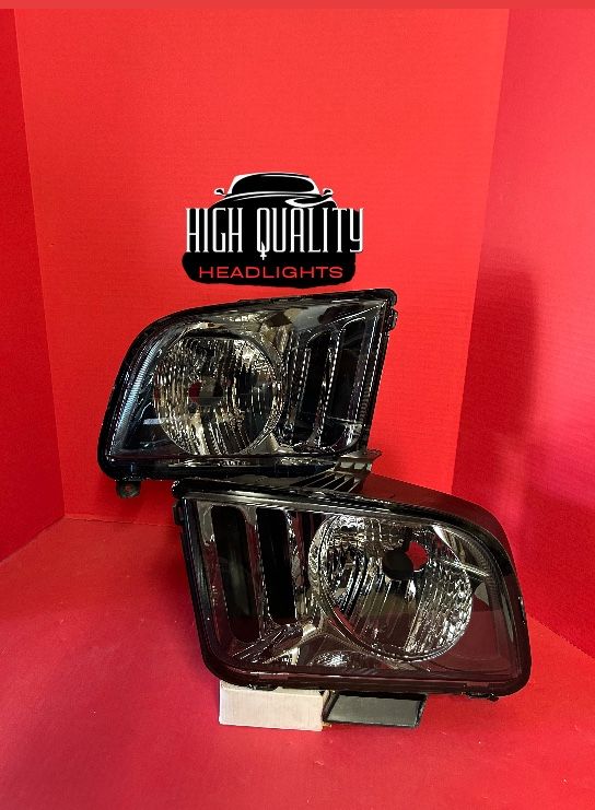 Ford Mustang 2005. 2009 headlights.