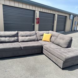 Sectional couch with delivery 
