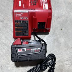 Bateria 5.0 Con Cargador Milwaukee 