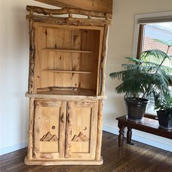 Log cabin corner hutch