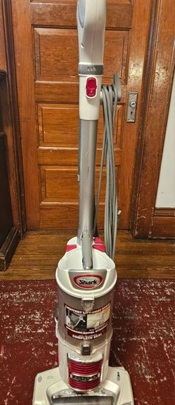 Shark Rotator Lift-Away Vacuum