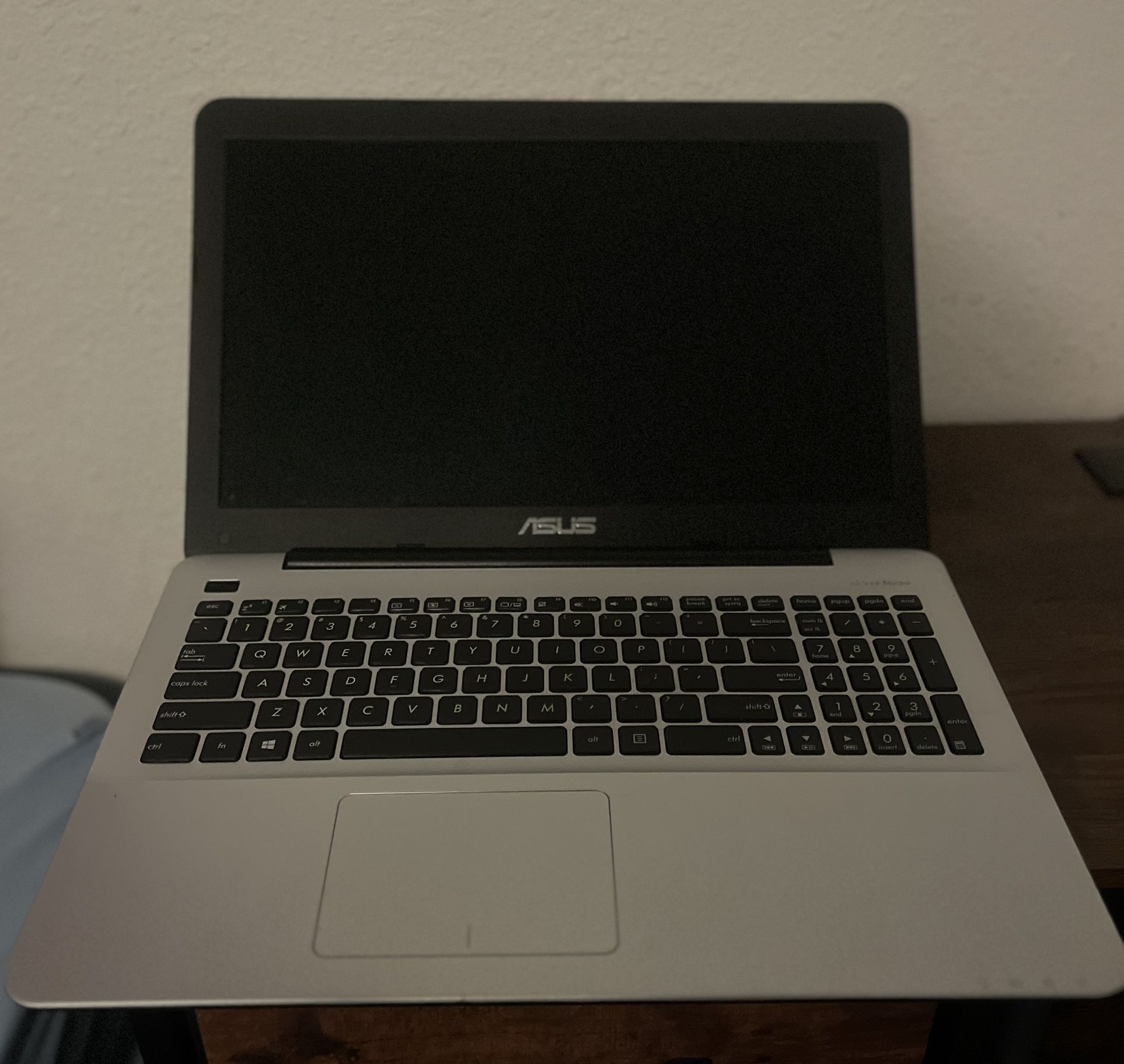 ASUS X555QA