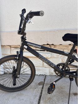 Mongoose with back and front pegs