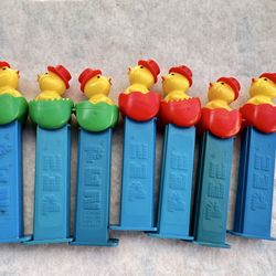 D7 Lot of 7 vintage PEZ dispensers from 1994.