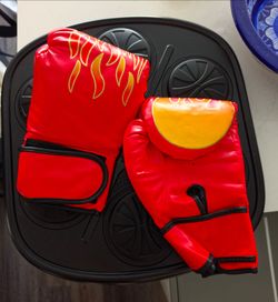 Music Boxing Machine with boxing gloves