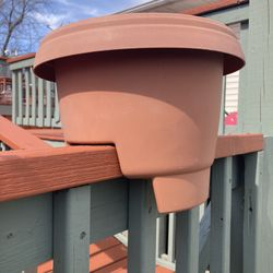 12” Round Deck Rail Planter 
