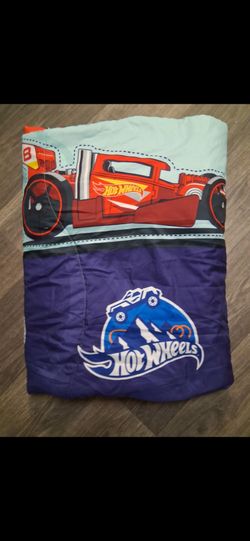 Moving Sale hot wheels reversible twin comforter pickup 3-8:30 pm rainbow/charleston cash only read description