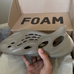 Yezzy Foamrunner 