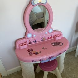 Kids vanity 