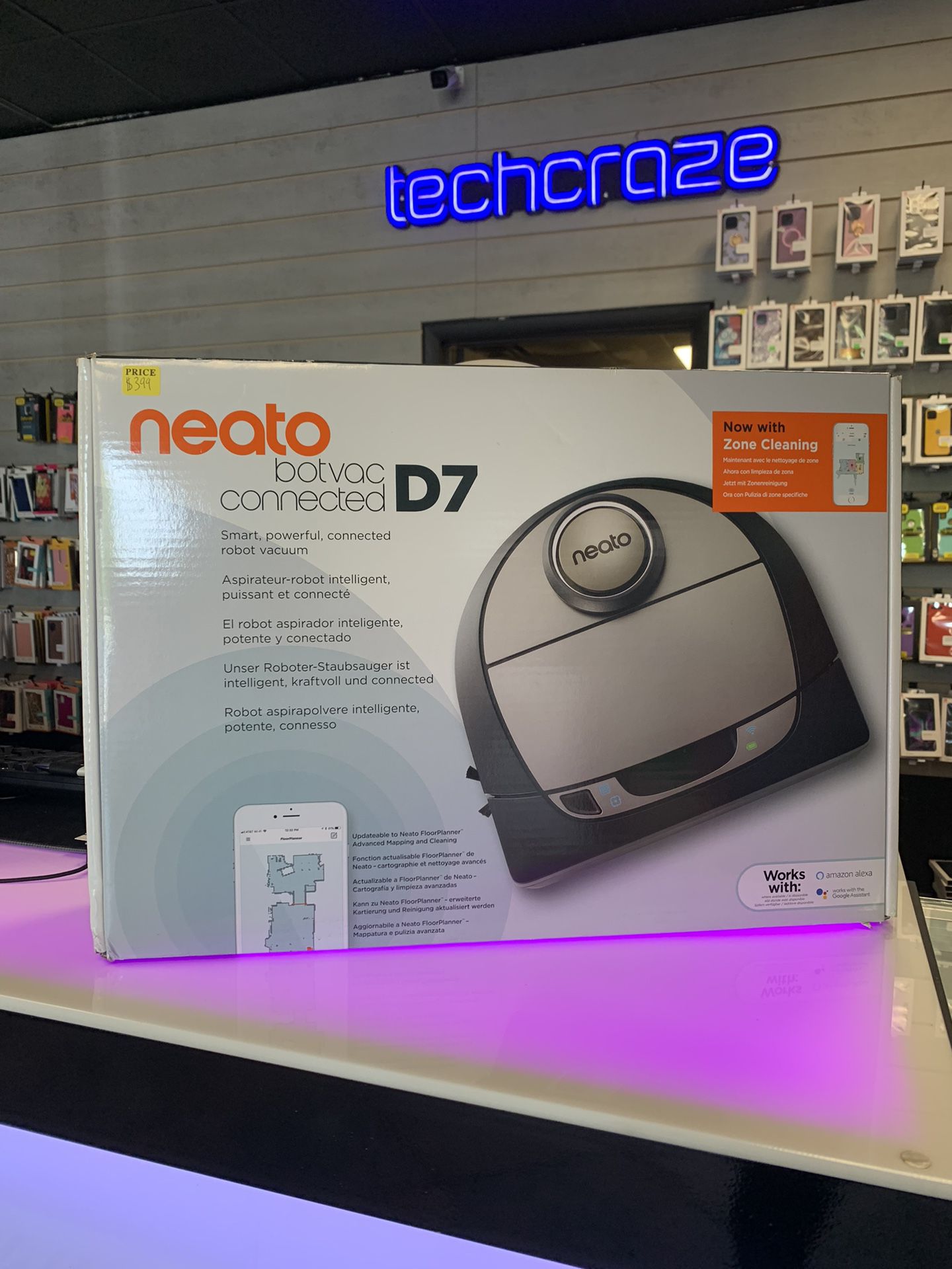 Neato  D7 Robotic Vacuum - **BRAND NEW**