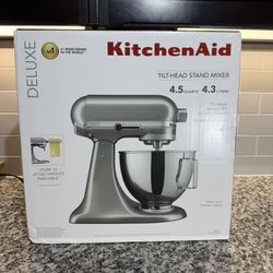KitchenAid Deluxe Mixer