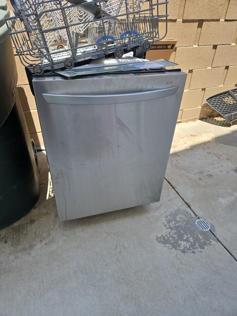 LG Dishwasher For Parts