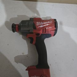Milwaukee
M18 FUEL ONE-KEY 18V  High Torque Impact Wrench 