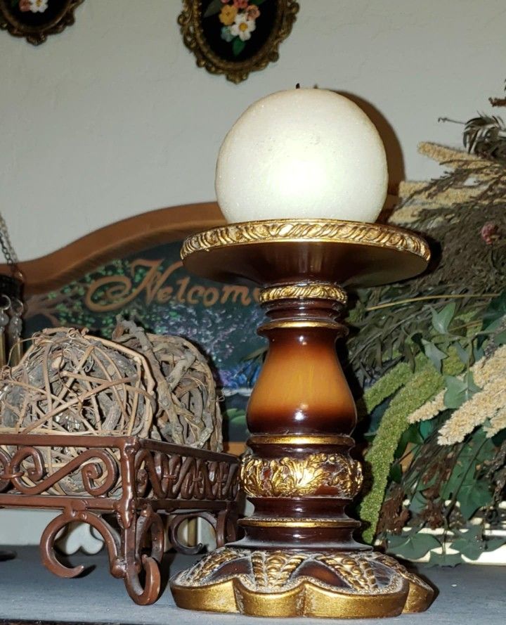 VINTAGE ORNATE GOLD BRONZE CANDLE PILLER HOLDER FISPLAY SET