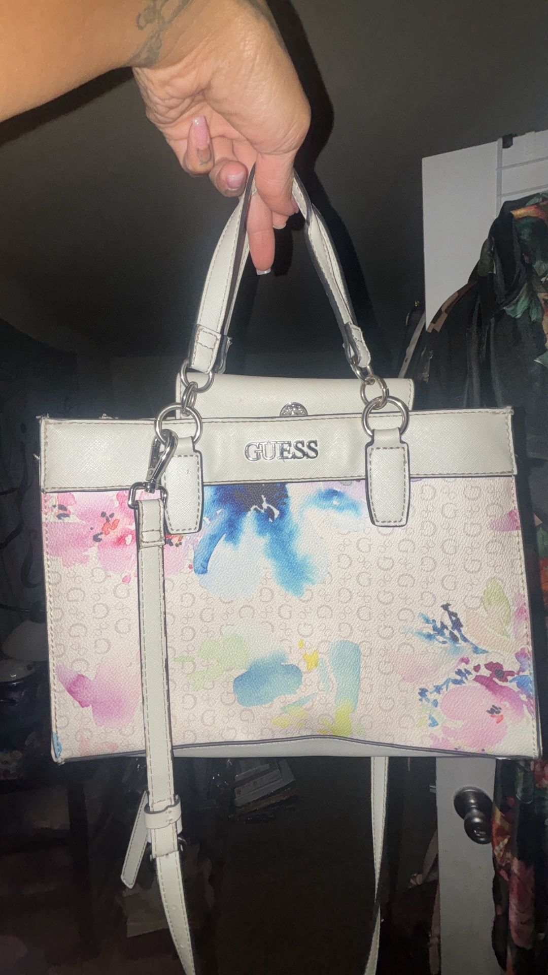 Guess Bag Gently Used