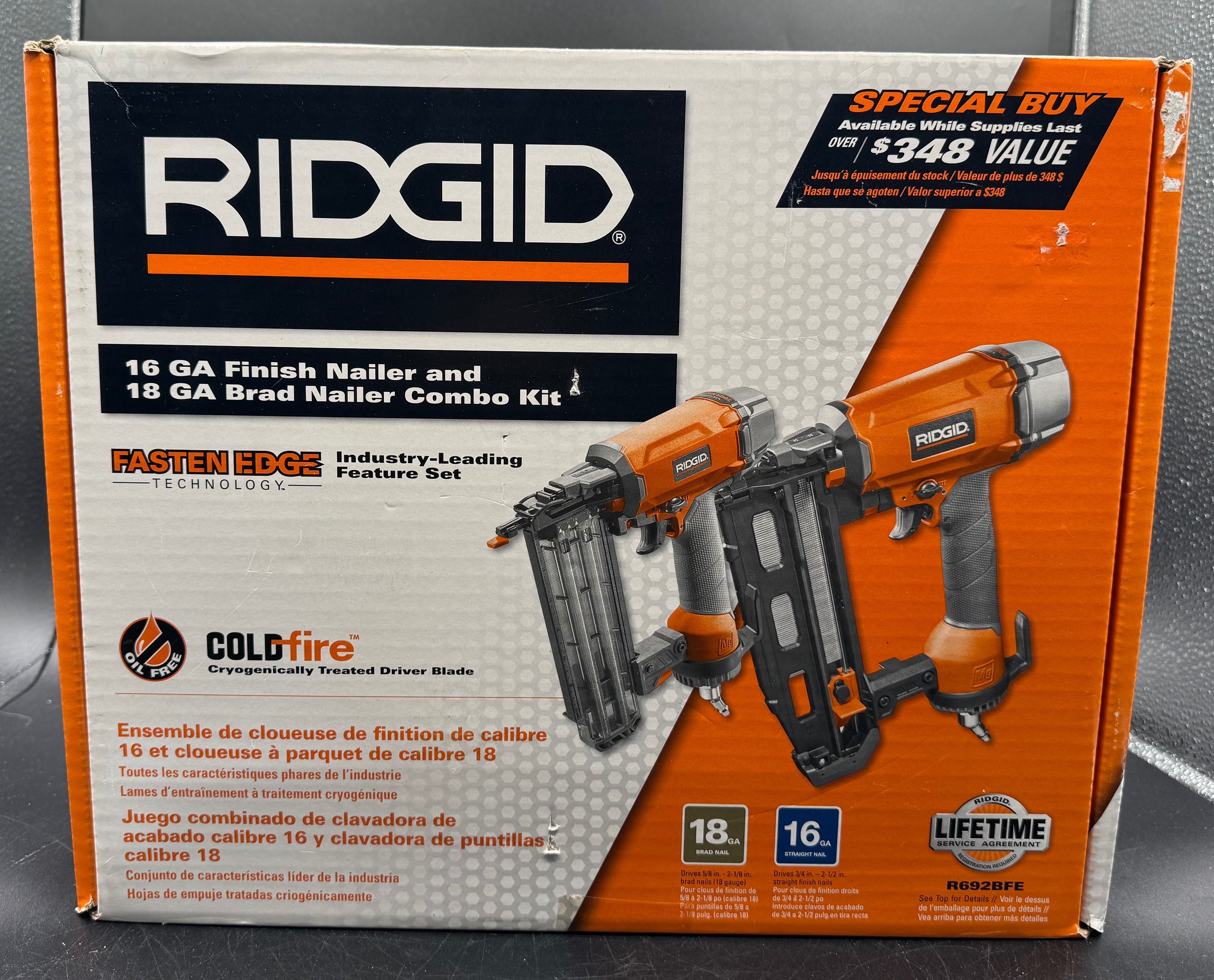 Ridgid R692BBN Two Pack 18-Gauge 2-1/8 in. Pnuematic Brad Nailers Open Box New