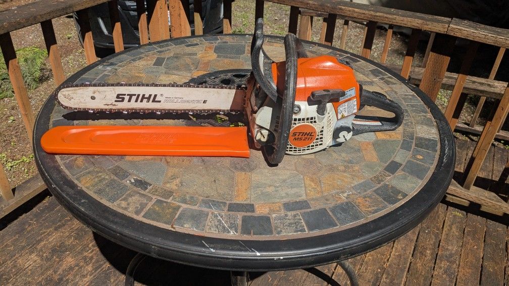 Stihl MS 211 Chainsaw