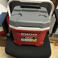 Igloo 16qt Roller Cooler