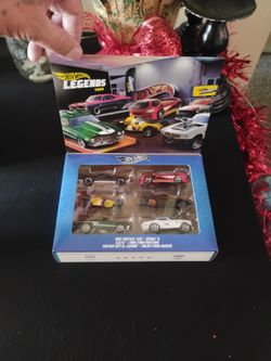 Hot Wheels  Silver Series Legend Tour Garage Of Legends 