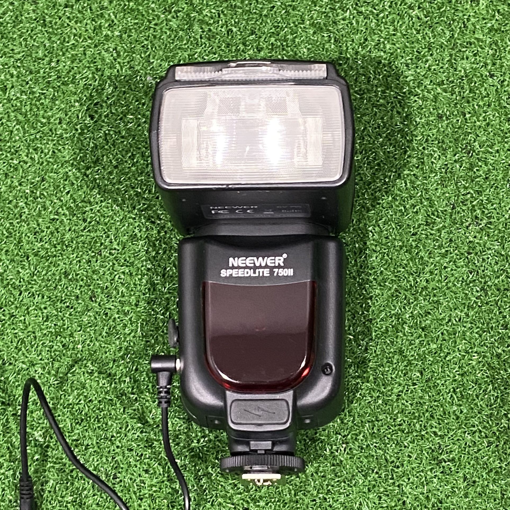 Neewer 750II TTL Flash for Nikon Dslr Cameras