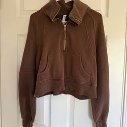 Lululemon women’s brown and gold funnel neck scuba