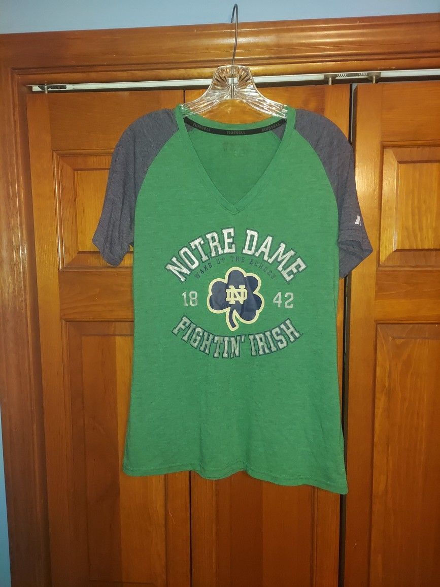 WOMENS 19 INCH PIT TO PIT NOTRE DAME FIGHTING IRISH WAKE UP THE ECHOES SHIRT