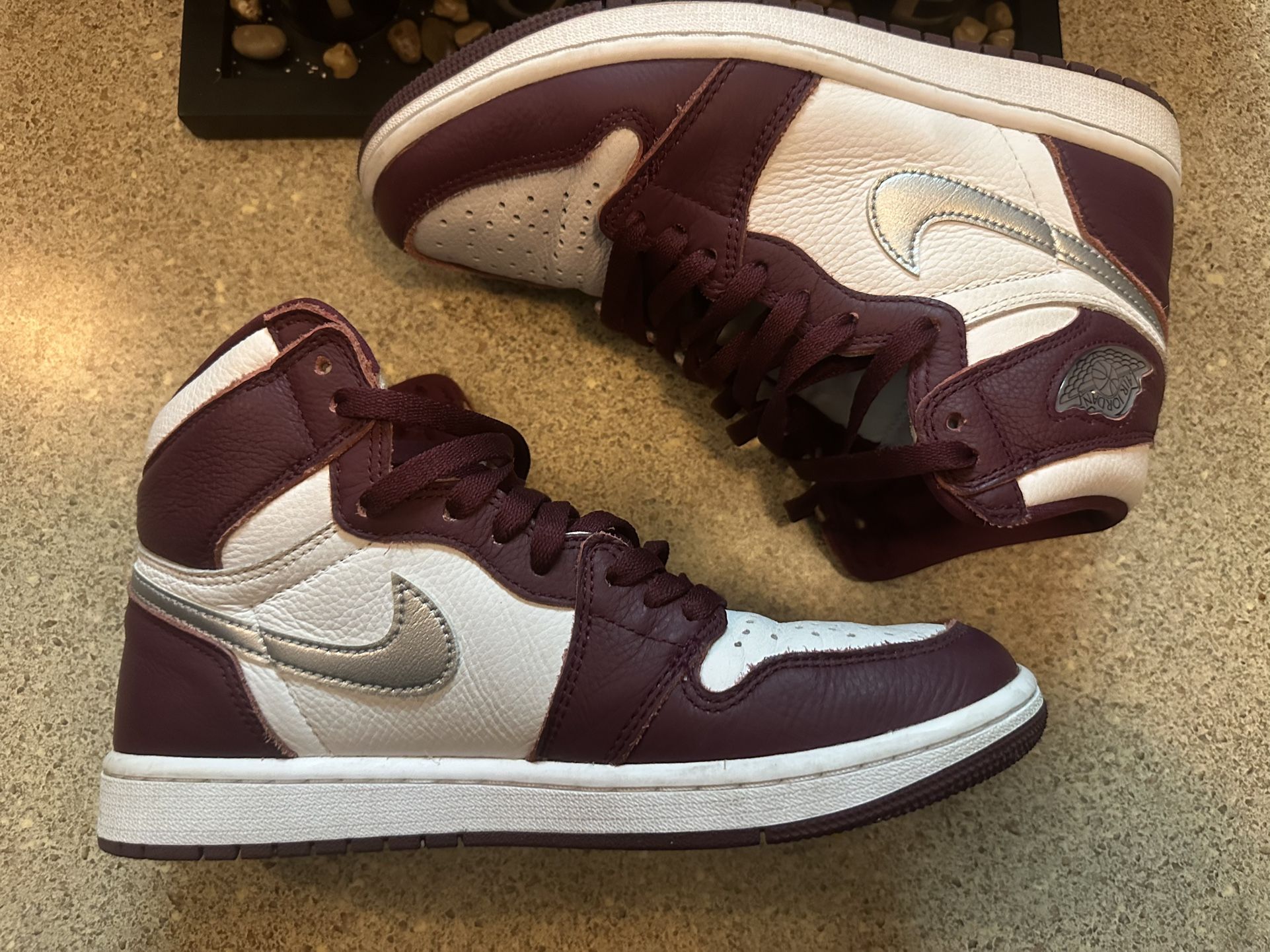 Air Jordan 1 Bordeaux 7.5