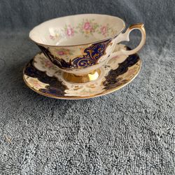 Vintage Elizabethan Bone China Tea Cup Saucer Cobalt Blue Gold Floral England