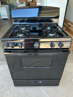 Hotpoint gas stove 30” (1 month warranty)