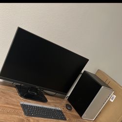 HP Desktop Computer With Desk 