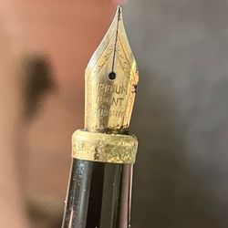 Vintage Fountain Pen 🖋️