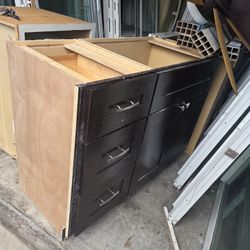Bathroom Vanity & Sink 
